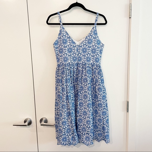 Simons CONTEMPORAINE Blue Daisy Print Cutout Embroidered Dress Size 4 - Picture 2 of 8
